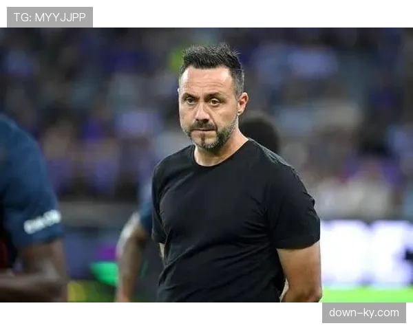 罗马诺：拜仁慕尼黑已接触布莱顿主帅德泽尔比，视其为新战术体系核心